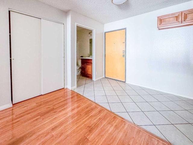 Apartment for rent in Canoga Park, California