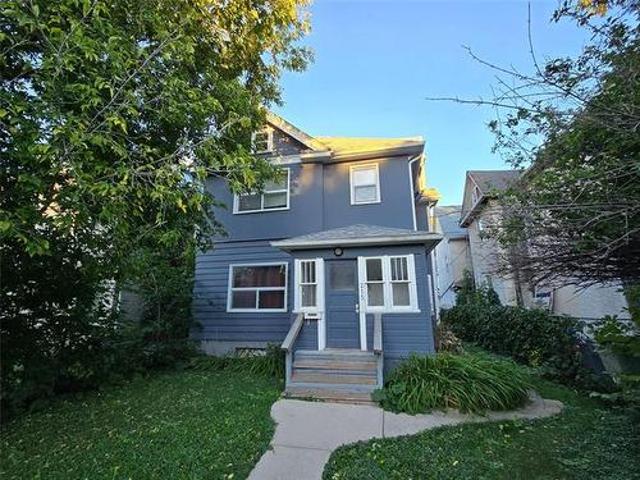 House for sale in West Broadway, Winnipeg