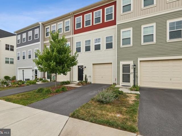 Townhouse for sale in Virginia