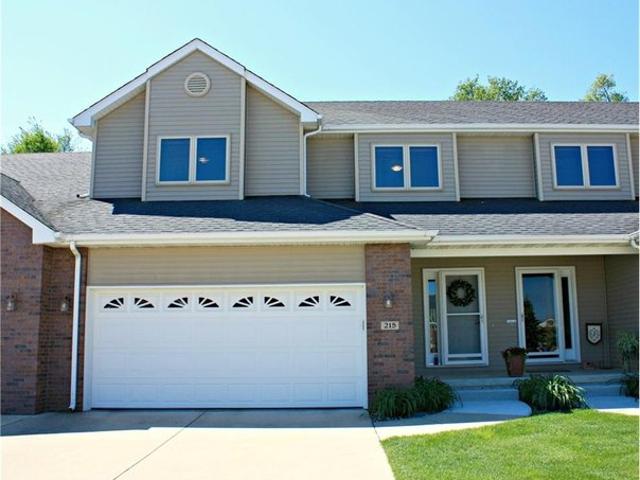 Townhouse for sale in Carmella Villa Townhomes, Ankeny