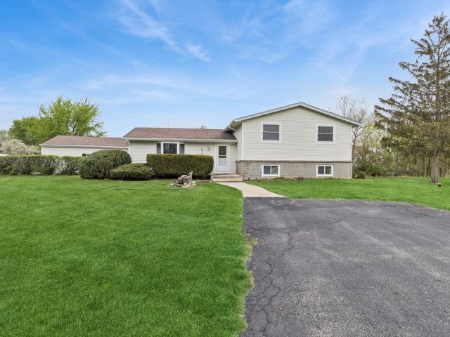 House for sale in Gilberts, Illinois