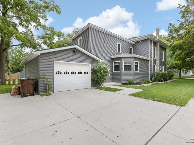 House for sale in Tecumseh, Lenawee County