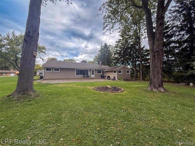 House for sale in Winshall Villa, Clinton Township