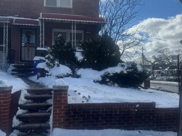 House for sale in Queens, Arverne