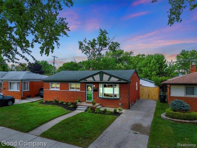House for sale in Saint Clair Shores, Michigan