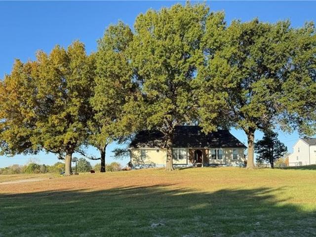 House for sale in Harrisonville, Cass County
