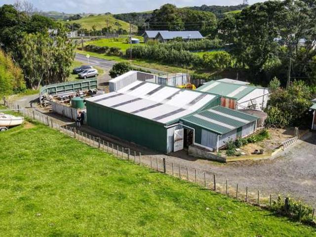 Property for sale in Awhitu