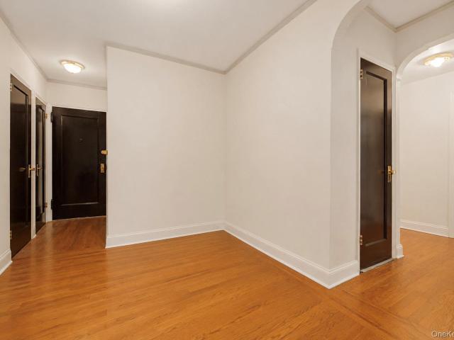 Property for sale in The Bronx, Arverne