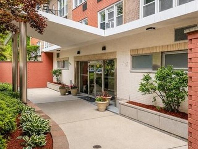 Condo for sale in Fort Lee, New Jersey