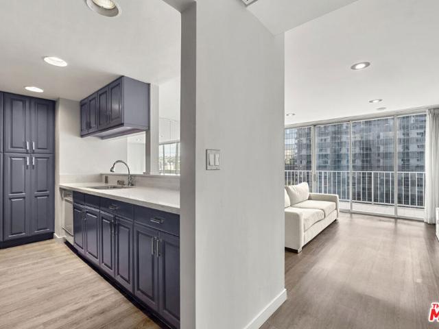 Condo for sale in Canoga Park, California