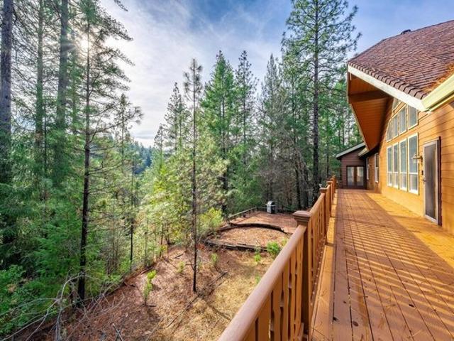House for sale in Camino, California
