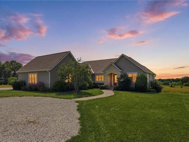 House for sale in Harrisonville, Missouri