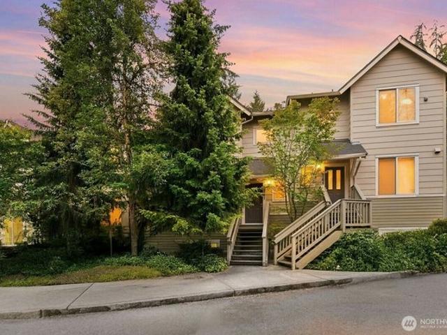 Townhouse for sale in Issaquah, Washington