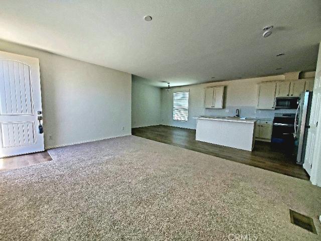 House for sale in Apple Valley, California