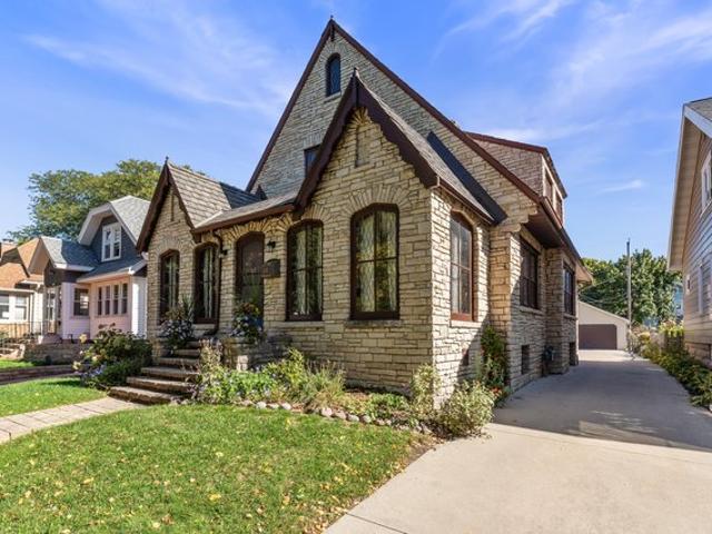 House for sale in Wauwatosa, Milwaukee County