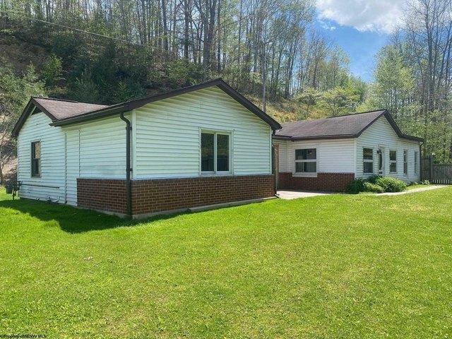 House for sale in Elkins, West Virginia