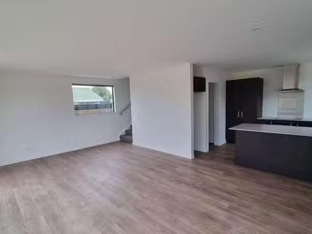 Apartment for rent in Heathcote, Canterbury