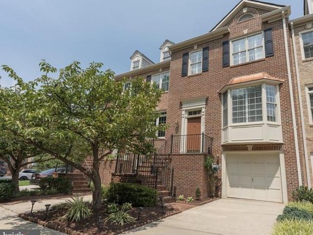 Townhouse for sale in Virginia