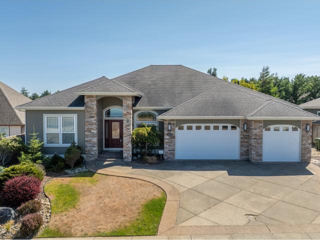 House for sale in North Bend, Coos County
