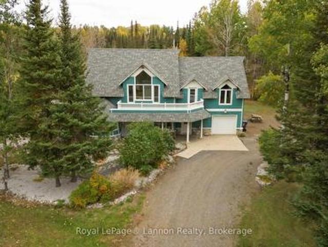 House for sale in Thunder Bay, Northwestern Ontario