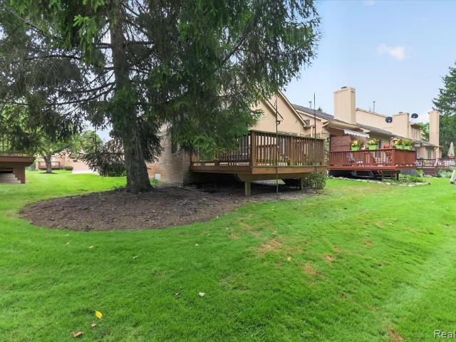 Condo for sale in Commerce Township, Michigan