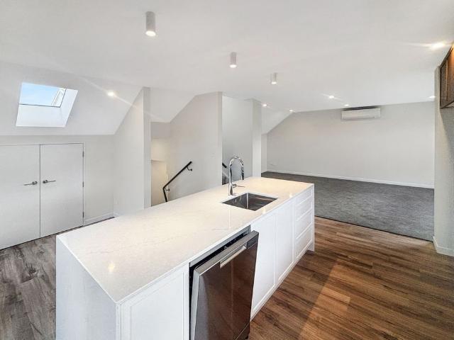 Townhouse for rent in Heathcote, Canterbury