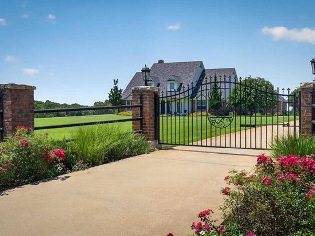 House for sale in Gladewater, Texas