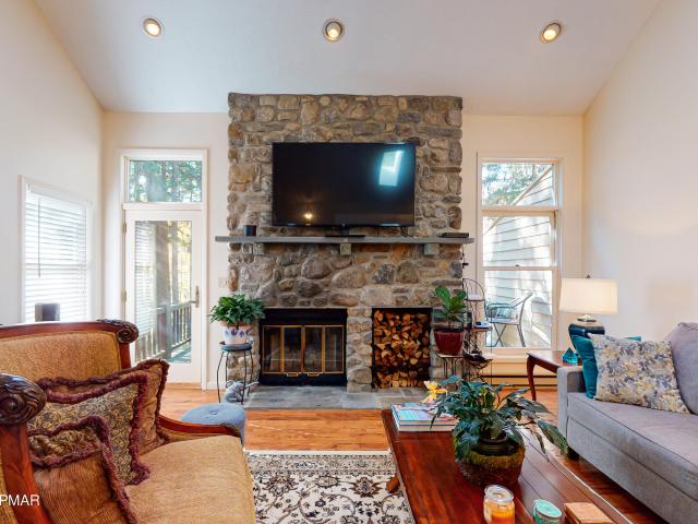 Townhouse for sale in Buck Hill Falls, Pennsylvania