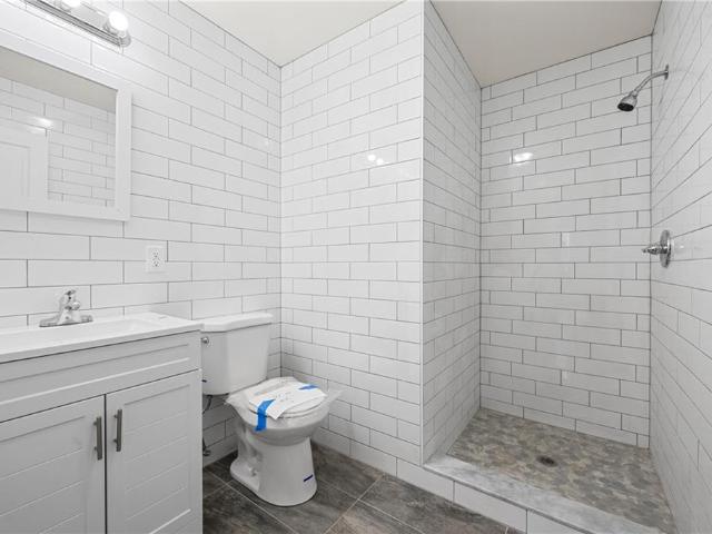 Townhouse for sale in Arverne, New York