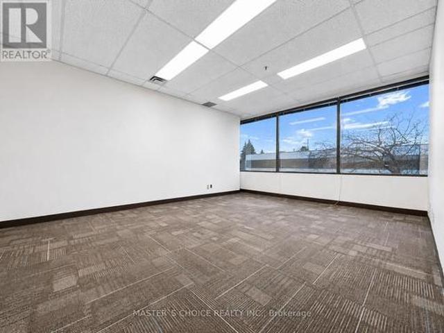 Commercial for rent in Mississauga, Ontario