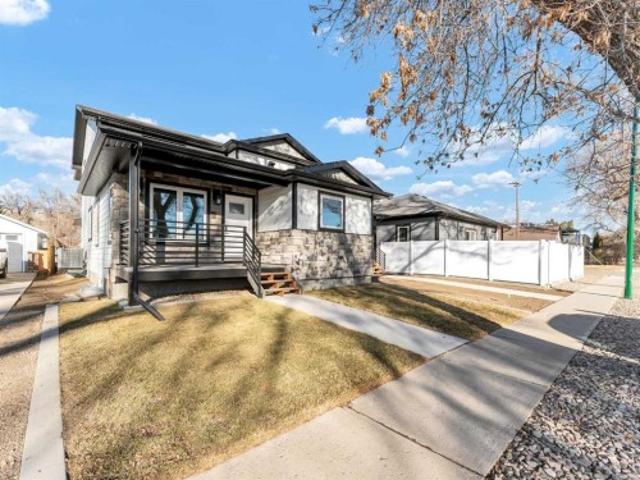 House for sale in Medicine Hat, Alberta