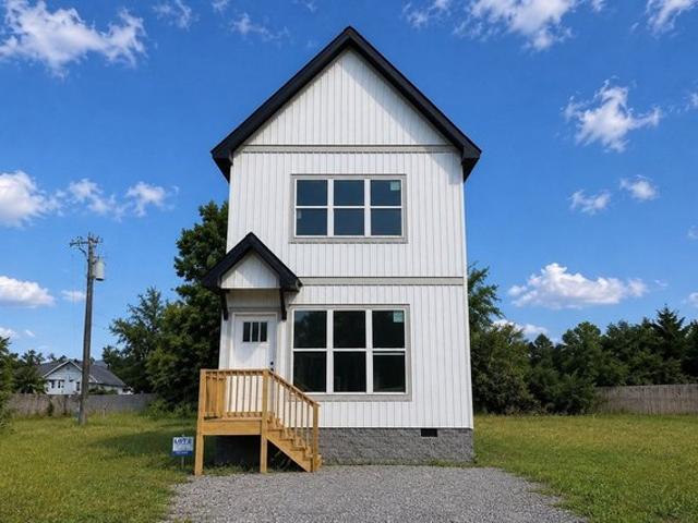 House for sale in Guthrie, Todd County