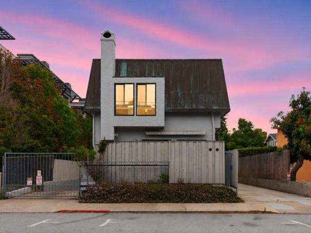 Townhouse for sale in San Mateo, California
