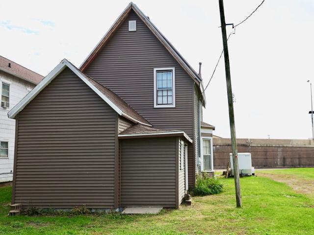 House for sale in Clinton, Clinton County