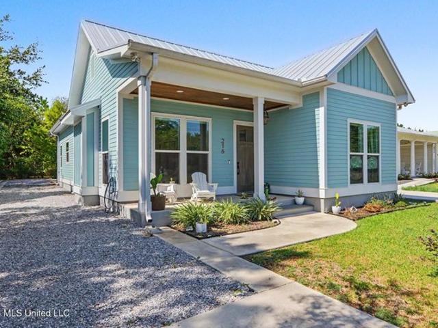 House for sale in Bay Saint Louis, Mississippi