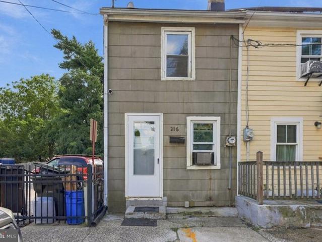 Townhouse for sale in Burlington, Burlington County