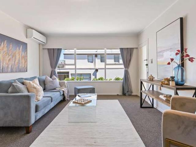 Apartment for sale in Castor Bay