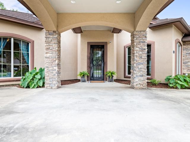 House for sale in Bridge City, Texas