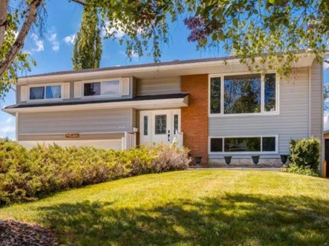 House for sale in Canyon Meadows, Calgary