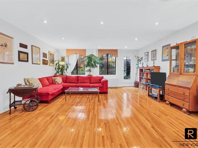 Condo for sale in Arverne, New York