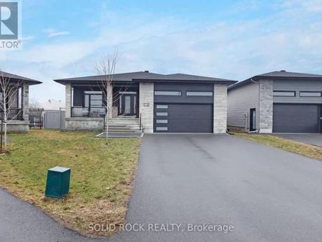 House for sale in Russell, Ontario