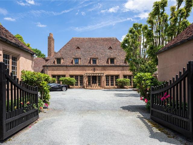 House for sale in Middletown, Rhode Island