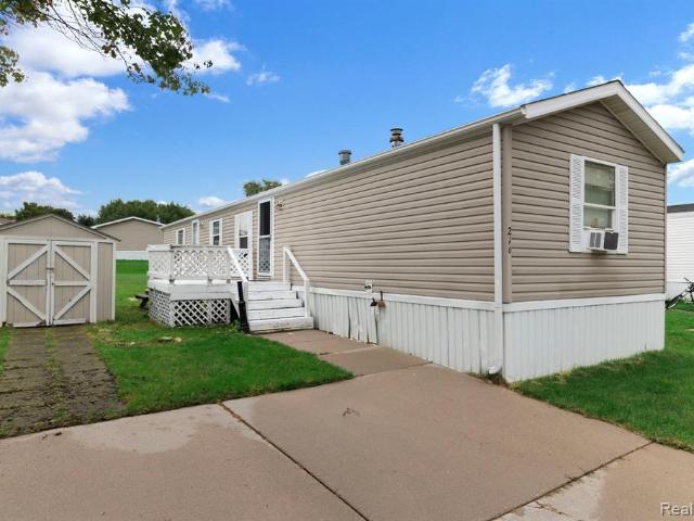 House for sale in Lapeer, Lapeer County