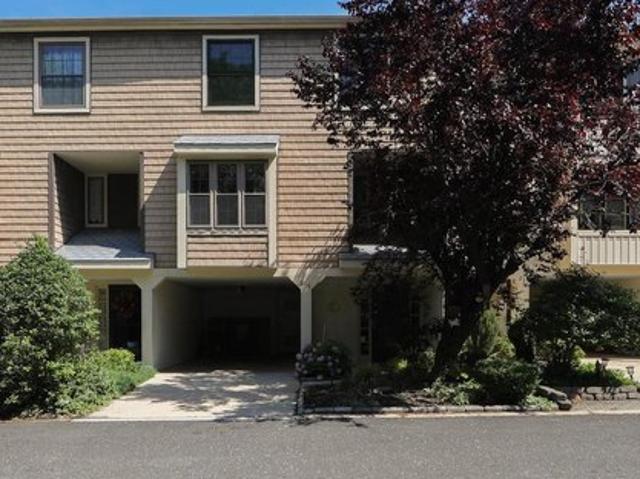 Condo for sale in Cherry Hill, New Jersey
