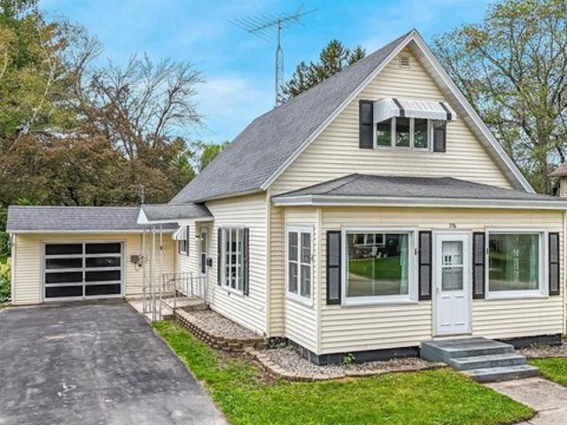 House for sale in Redgranite, Wisconsin
