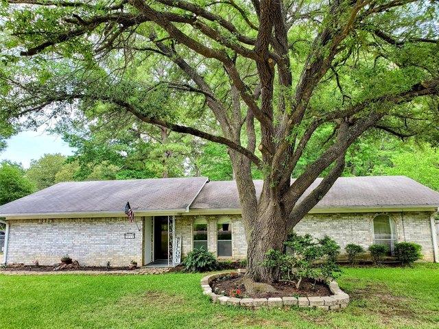House for sale in Gilchrist, Texas