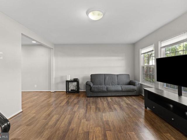 Condo for sale in Pembrooke, Sterling