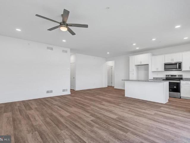 Townhouse for sale in Glenville, Pennsylvania