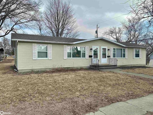 House for sale in Chariton, Iowa