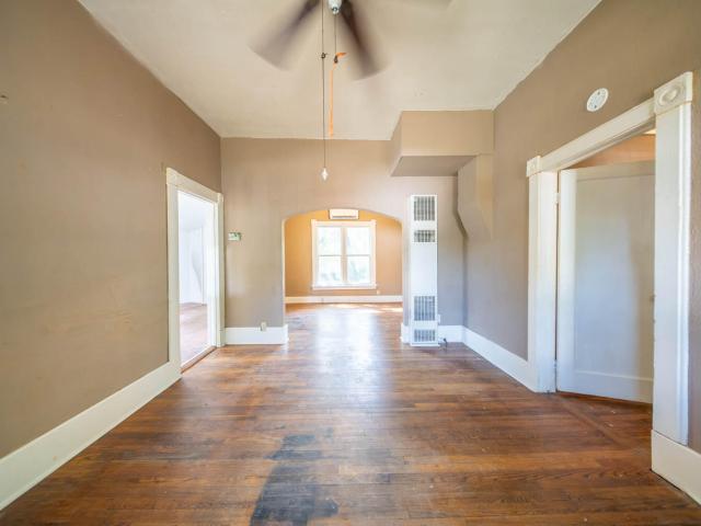 House for sale in Green Town, Thayer